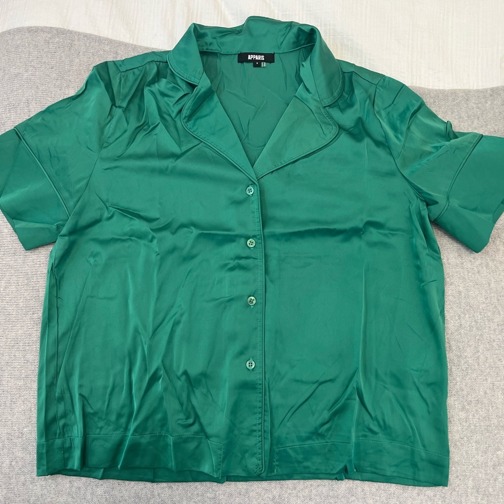 NWT Apparis pajamas. Never worn. Good for bridesmaids or gifts - Picture 4 of 7